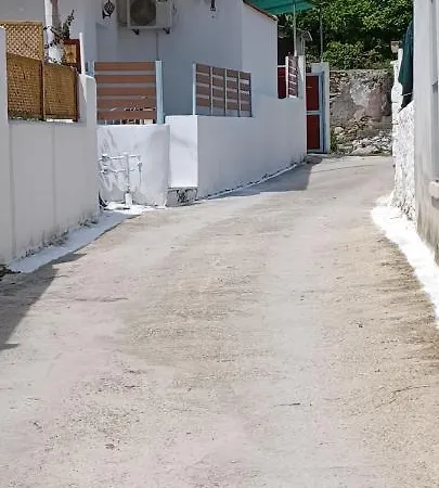 Appartamento Eftychia's House In The Beautiful Village Vryses. Vrísai